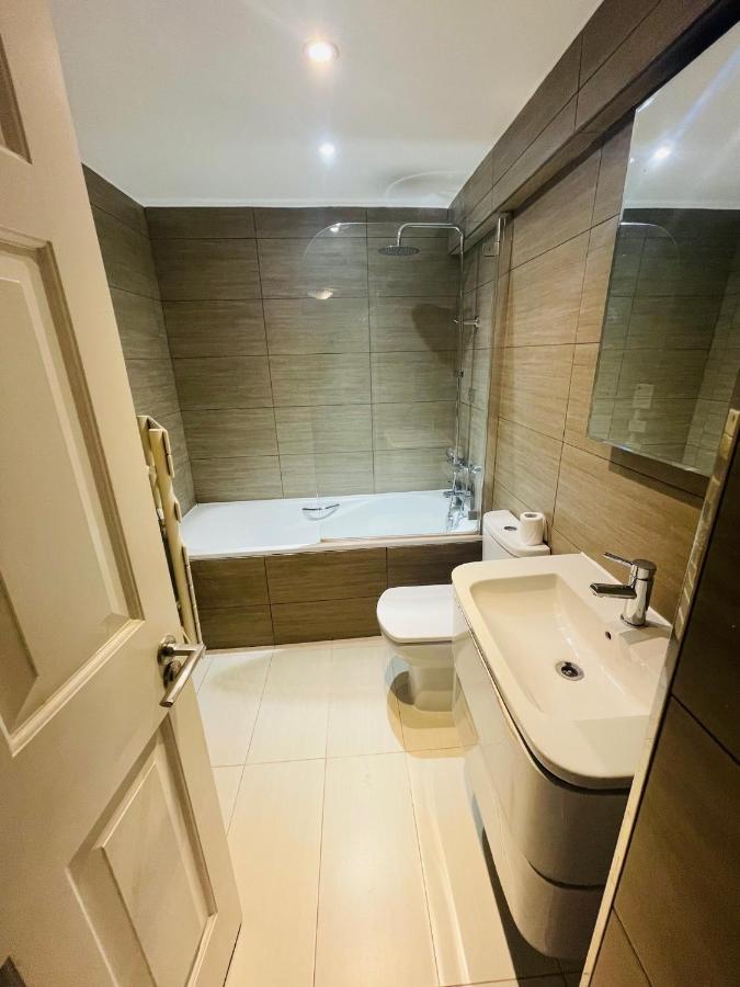 Luxury Maisonette Ll Londen Buitenkant foto